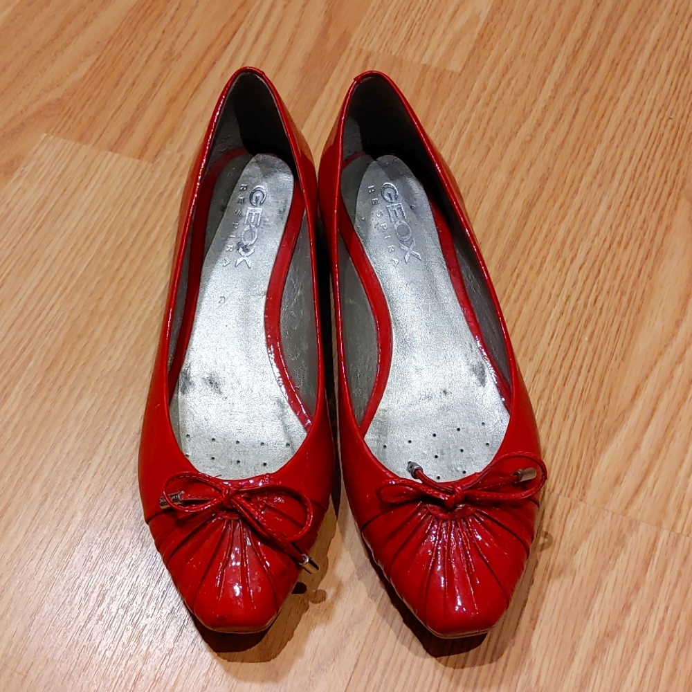 Geox Vibrant Red Loafers with Bow Accent